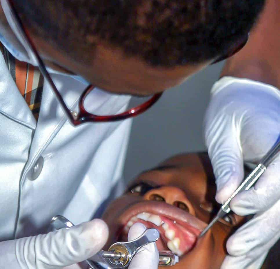 Fast and effective 1-hour teeth whitening service for instant results Walsall